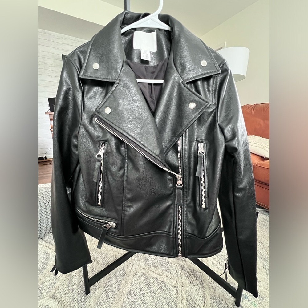 NWOT Black H&M Women’s Pleather Jacket Small